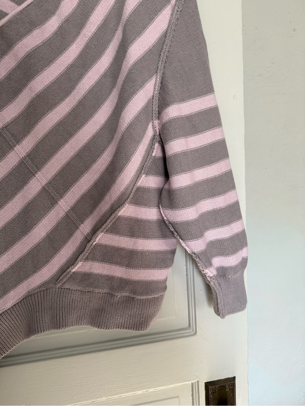 We The Free Crossover Pullover size XL - Picture 4 of 9